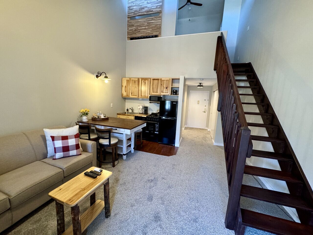 Smart TV, fireplace, ping pong