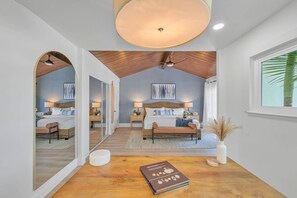 4 عدّة غرف نوم ومكتب ومكواة/لوح كي وواي فاي مجانًا