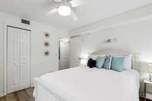 3 bedrooms, iron/ironing board, free WiFi, bed sheets - Updated 3-bedroom, 2 bath coastal cottage across from the beach UNIT B (Fernandina Beach)