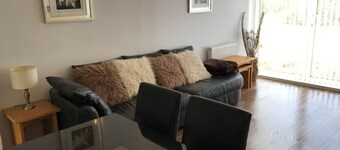 The Bungalow, Lingdale