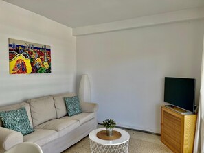TV