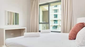 Căn hộ, ban công | 1 phòng ngủ, bàn ủi/dụng cụ ủi quần áo