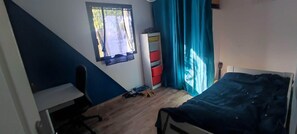 4 bedrooms, iron/ironing board, WiFi