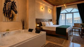 Deluxe Room, City View | Egyptian cotton sheets, premium bedding, desk, laptop workspace