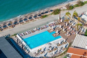 Alberca al aire libre por temporada 