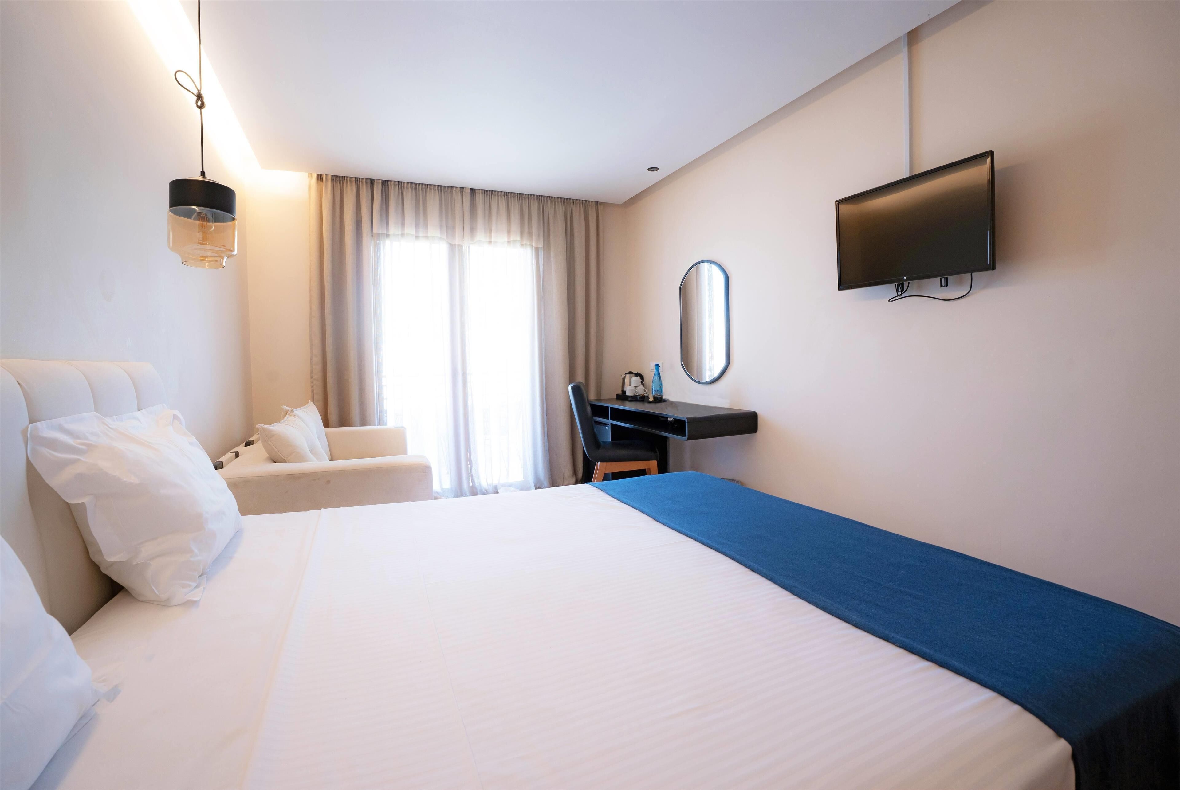 In-room safe, desk, laptop workspace, soundproofing