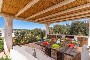 Villa | 4 bedrooms - Trulli Pietra Rossa With Pool by Wonderful Italy (Ostuni)