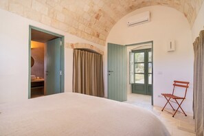 Villa | 4 bedrooms - Trulli Pietra Rossa With Pool by Wonderful Italy (Ostuni)