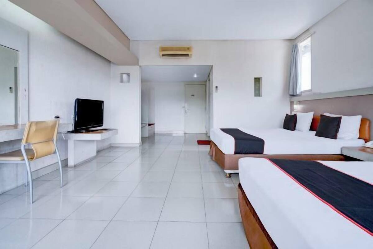 1 bedroom, premium bedding, desk, free WiFi