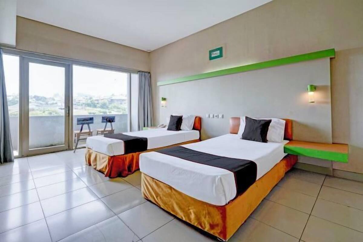 1 bedroom, premium bedding, desk, free WiFi