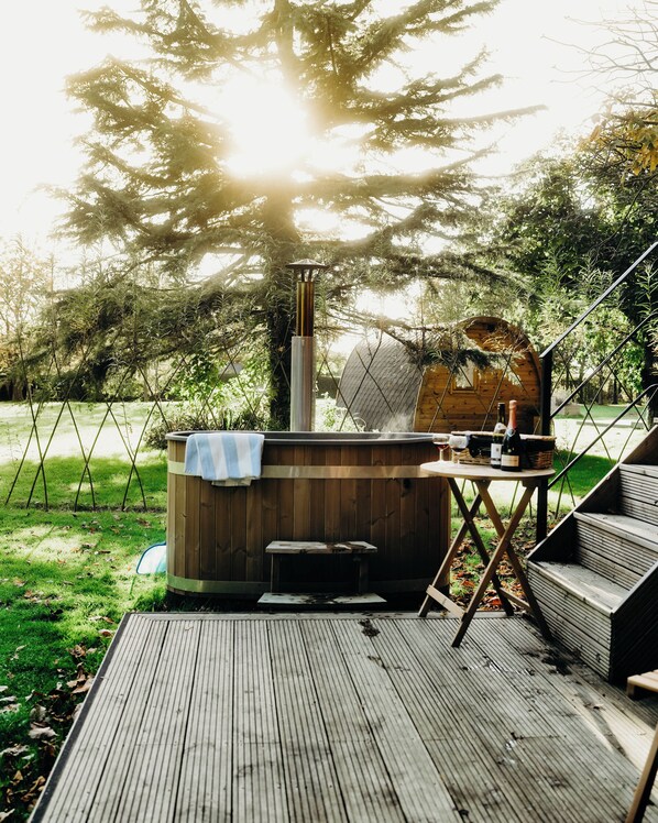 Bañera de hidromasaje exterior