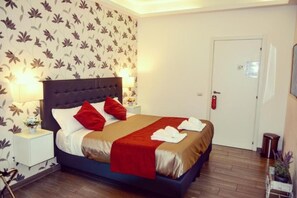 1 habitación, tabla de planchar con plancha, wifi y ropa de cama 