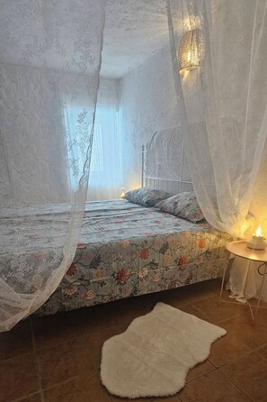 3 camere, una scrivania, ferro/asse da stiro, Wi-Fi