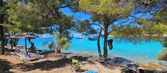 Stone house with 3-bedrooms and big terrace-pet friendly