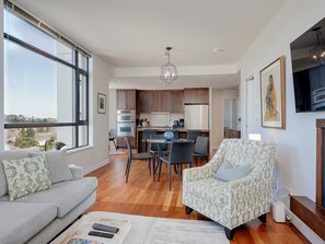 Smart TV, fireplace, music library