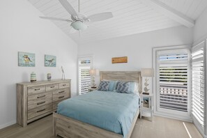 4 bedrooms, desk, iron/ironing board, free WiFi