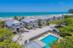 Exterior - Beachfront luxury at Turtleback 13, 3-bed townhome , perfect for families or groups of up to 6. (Boca Grande)