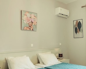 2 bedrooms, iron/ironing board, travel cot, free WiFi