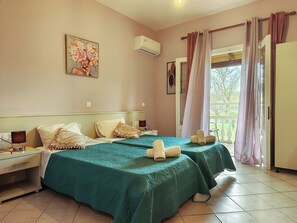 2 bedrooms, iron/ironing board, travel crib, free WiFi