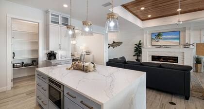 Experience luxury | Private Pool | Boca Grande, Pet Friendly | Sleeps 10