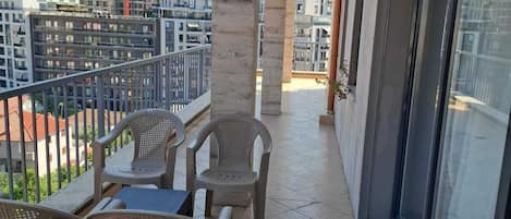 Departamento familiar, balcón, vista a la ciudad | Terraza o patio