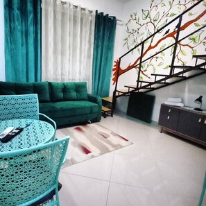 Living area - Isabel Rooms & Apartments (Tirana)