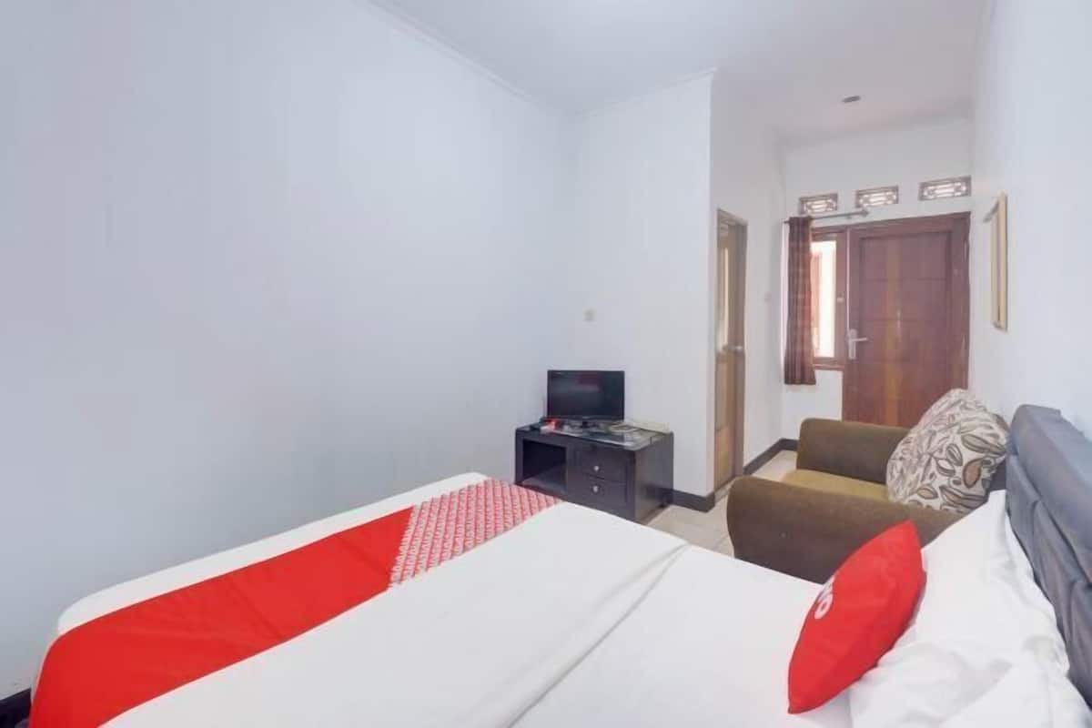 Premium bedding, free WiFi, bed sheets