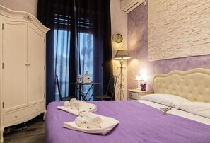 1 habitación, tabla de planchar con plancha, wifi y ropa de cama 