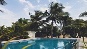 2 outdoor pools - Discover Resorts Pali (Sudhagad)