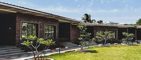 Façana frontal de l'allotjament