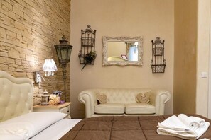 1 dormitorio, tabla de planchar con plancha, wifi y ropa de cama