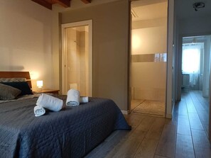 2 bedrooms, iron/ironing board, travel cot, WiFi - Residence Gli Agrumi del Garda, 5 minutes from Lake Garda (Calmasino)