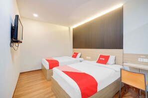 华丽双床房 | 高档床上用品、免费 WiFi、床单