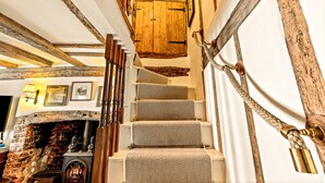 Interior - Basketmakers Cottage (Henley-On-Thames)