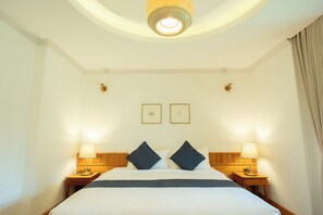 Premium-Doppelzimmer, Gartenblick | Minibar, Schreibtisch, kostenloses WLAN, Bettwäsche