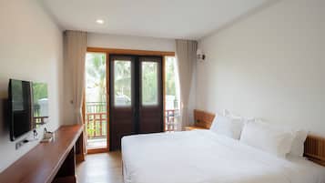 Deluxe Double Room, Balcony | Minibar, desk, free WiFi, bed sheets
