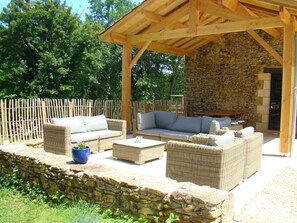 Terrace/patio - GITE "LES CHEVREUILS" IN THE HEART OF PERIGORD NOIR (Saint Germain de Belvès)