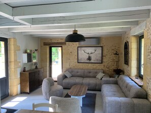 Ping pong, books, stereo - GITE "LES CHEVREUILS" IN THE HEART OF PERIGORD NOIR (Saint Germain de Belvès)