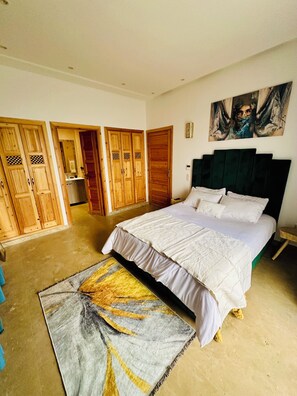 3 bedrooms, WiFi, bed sheets