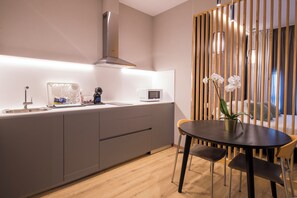 Superior Studio, City View | Private kitchen