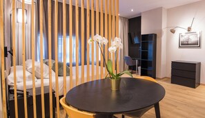 Studio – superior, byutsikt | Oppholdsområde