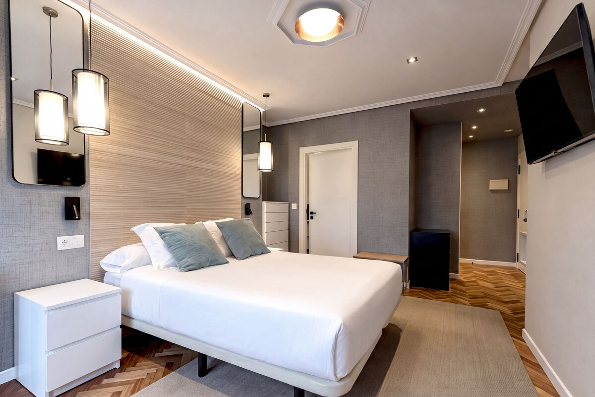 Standard Studio, City View | In-room safe, desk, laptop workspace, blackout drapes
