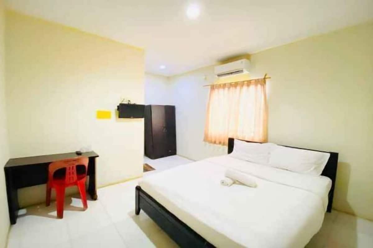 Premium bedding, free WiFi, bed sheets