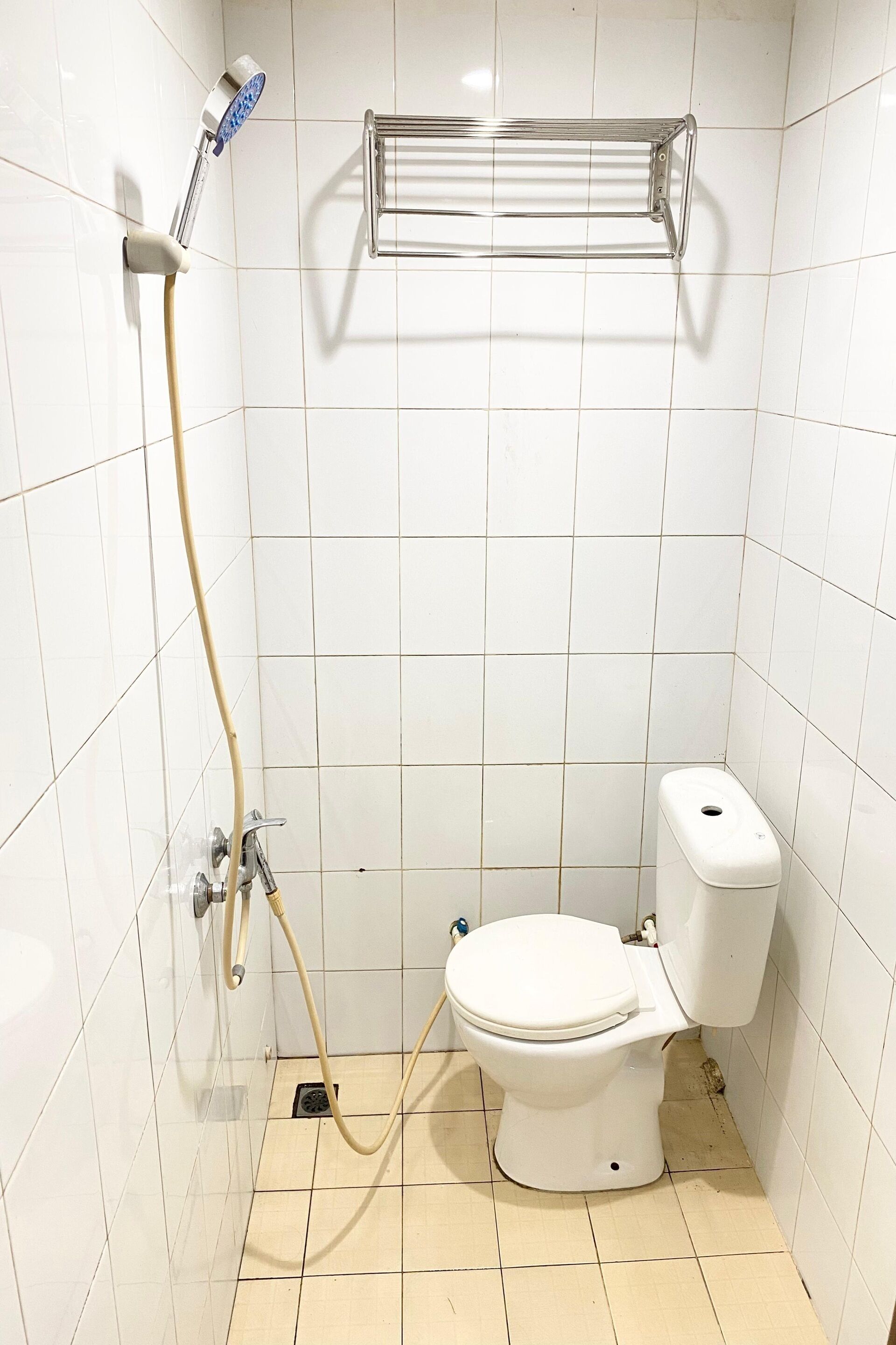 Shower, free toiletries, towels, soap