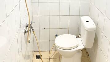 Shower, free toiletries, towels, soap