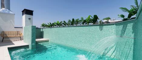 Piscine extérieure (ouverte en saison)