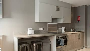 Studio, Non Smoking | Private kitchen