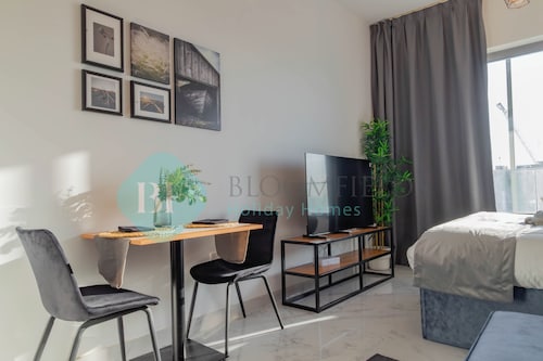 Bloomfields Stunning STU in Oasis Masdar