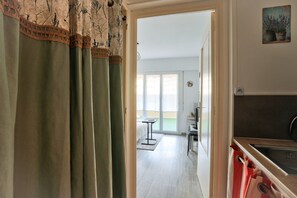 1 bedroom, iron/ironing board, WiFi, bed sheets - Studio with 20m² terrace 10min from the Croisette (Cannes)