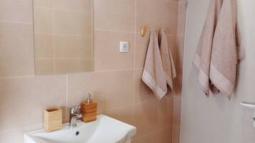 Hårtørrer, håndklæder, Sæbe, Shampoo